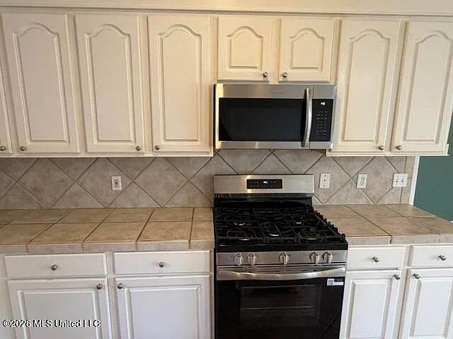 3 bed, 2.0 bath, 1672 sqft, $2,000 — Photo 3