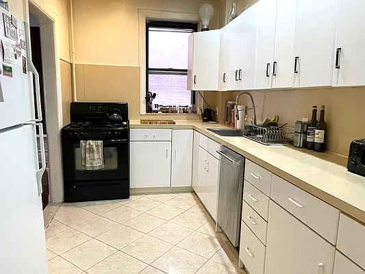 Rented by Corcoran | media 8