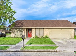 106 Ivanhoe Dr, Victoria, TX 77901