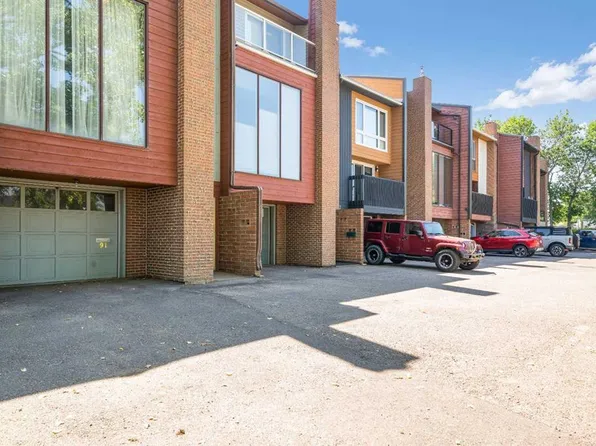 91 N 3rd St SE, Medicine Hat, AB T1A 0G3