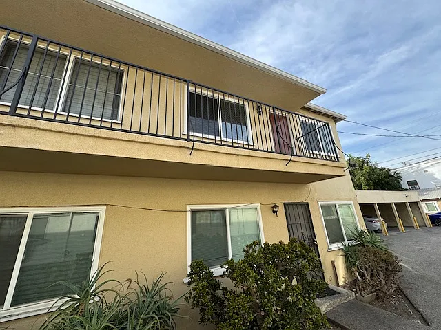 1 bed, 700 sqft, $2,100 — Photo 1