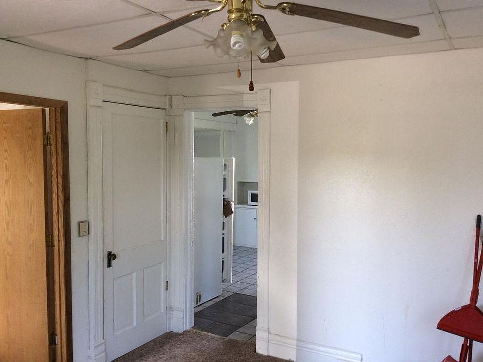 2nd image of 300 Jones St #1