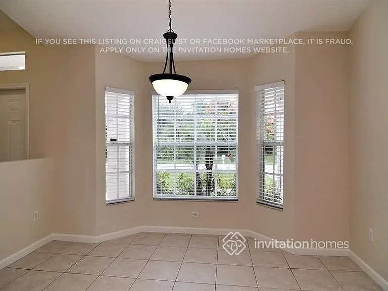 668 SE Damask Ave — Photo 3