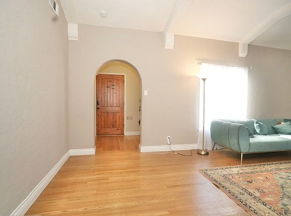5th image of 8936 La Salle Ave