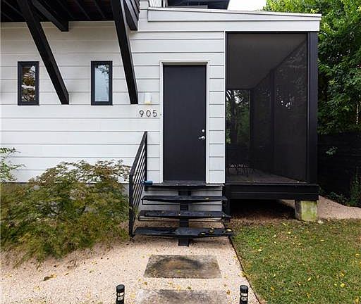 5th image of 905 W Johanna St #A