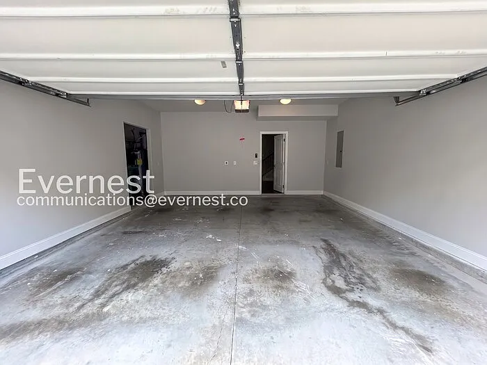 2140 Coventry Dr — Photo 28