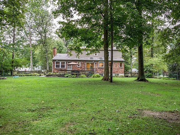 4th image of 770 Quailwoods Dr