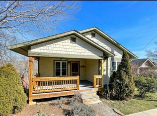 28 Jefferson Dr, Asheville, NC 28801