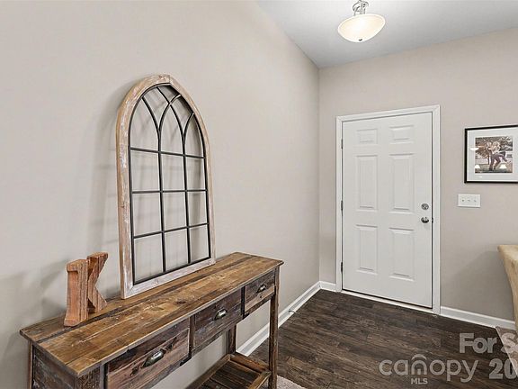 4th image of 212 Hidden Lakes Rd