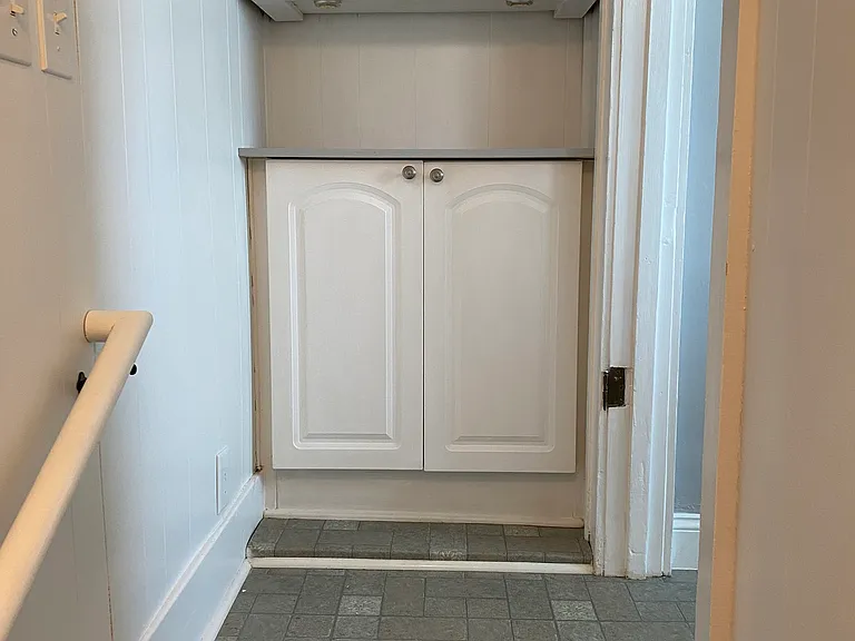 E 32nd Ct — Photo 14