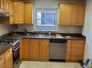 19412 Station Rd, Flushing, NY 11358