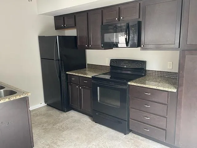 8721 W Hackamore Dr #103 — Photo 4