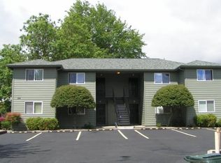 586 Van Wey Cir APT 2, Eagle Point, OR 97524