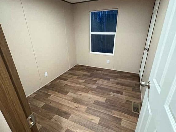 3rd image of 525 Kelly Rd Lot 2