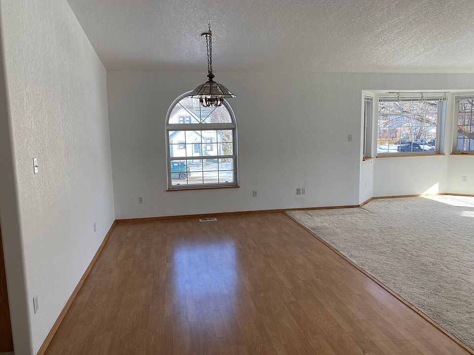 Can easily fit a table with 10-12 friends and family around it.