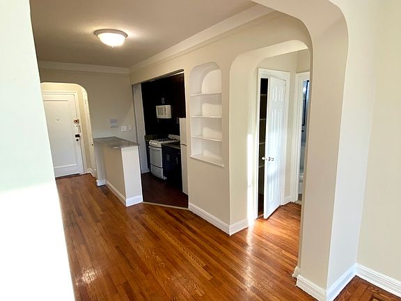 4th image of 4746 40th St APT 3A