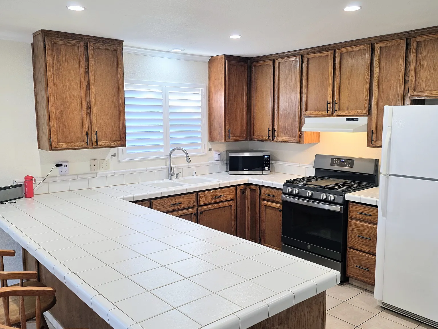 4 bed, 1900 sqft, $2,295 — Photo 4