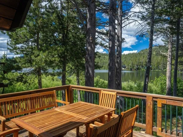 3219 Lake Dr, Soda Springs, CA 95728