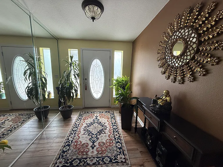 4746 Dunkeld Ave — Photo 3