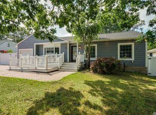 216 Wildwood Rd, Ronkonkoma, NY 11779