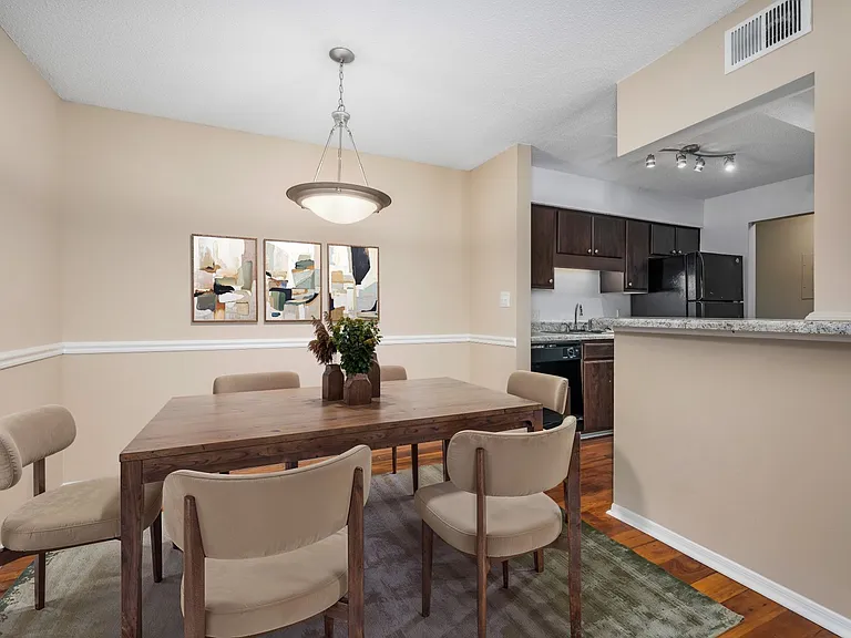 Lauren - 2 Bed / 1 Bath - 872 Sq.Ft.
