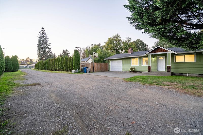 2nd image of 728 5th Avenue S