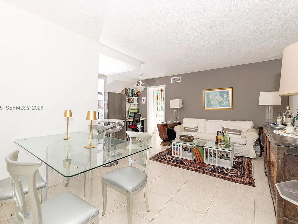 525 Meridian Ave #204