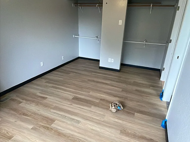 814 E Brady Ct — Photo 5