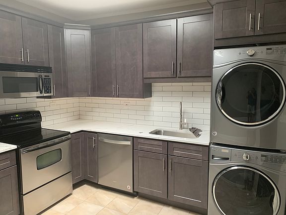3rd image of 24 W Burlington Ave Ste 1