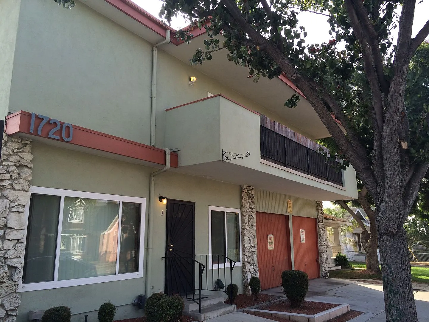 1720 Obispo Apts — Photo 1