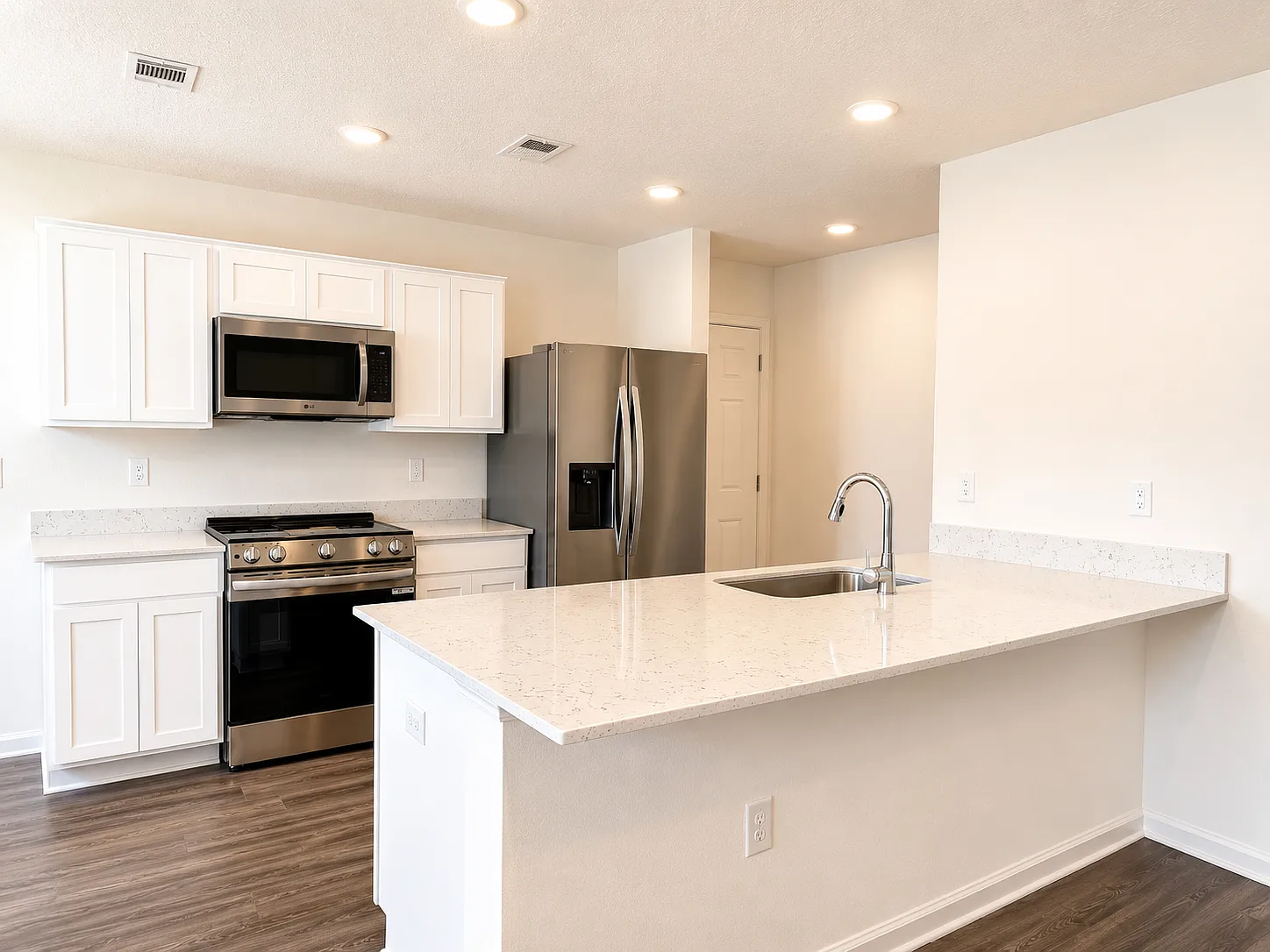 3 bed, 1114 sqft, $1,750 — Photo 2