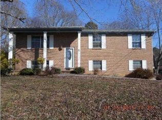 8418 Shadowood Dr, Hixson, TN 37343
