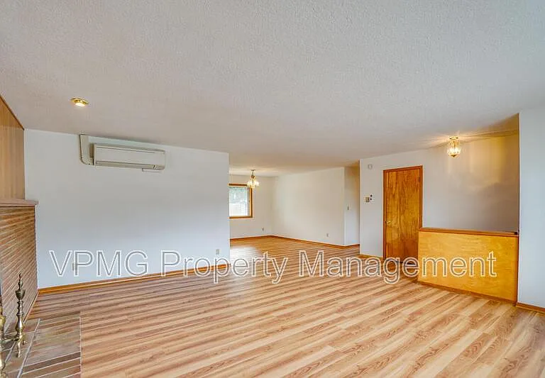 7301 Indiana St — Photo 6