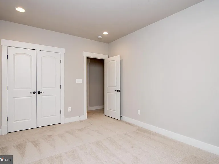 6928 Regent Ln — Photo 68