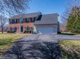 19900 Belle Chase Dr, Gaithersburg, MD 20882