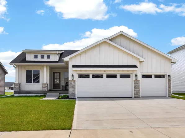 1033 Westridge St SW, Bondurant, IA 50035