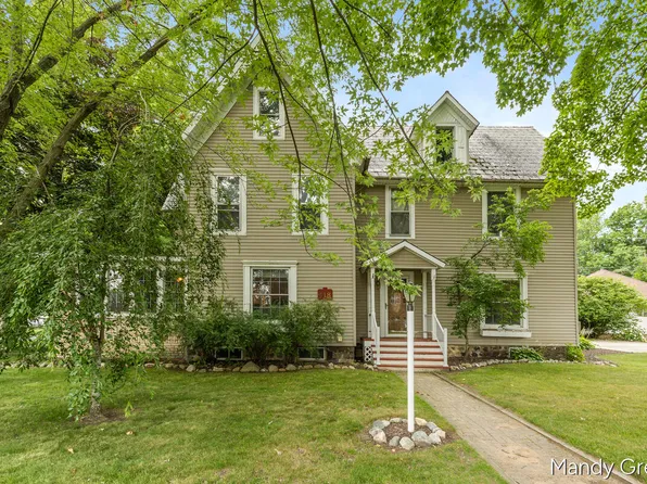 118 S 2nd St, Carson City, MI 48811
