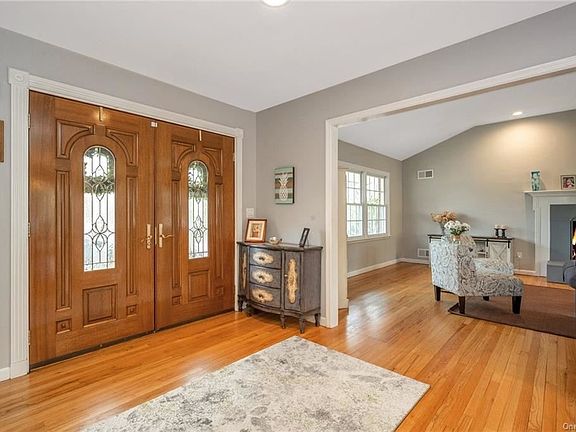 3rd image of 33 Claudet Way