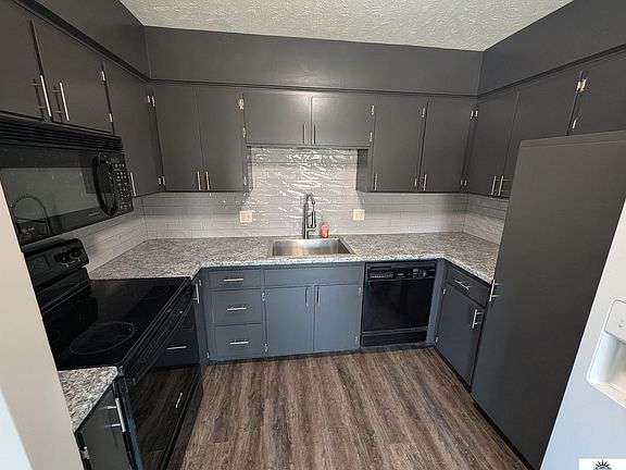 3rd image of 13934 Shirley St