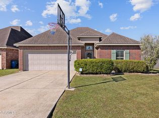 205 Quiet Bluff Dr, Youngsville, LA 70592