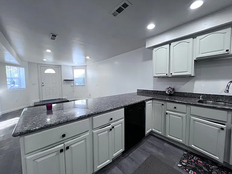 731 Willow St — Photo 11