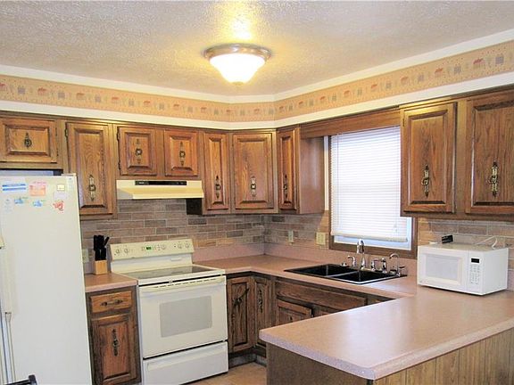 4th image of 1746 Warner Ct