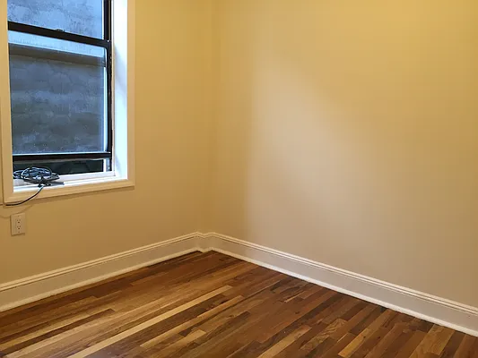 Rented by Premier Metro Realty Corp | media 74