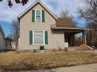 616 W 3rd St, Cameron, MO 64429