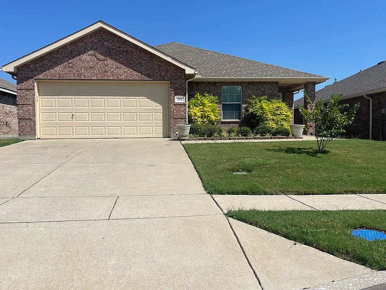 552 Lincoln Ave — Photo 1