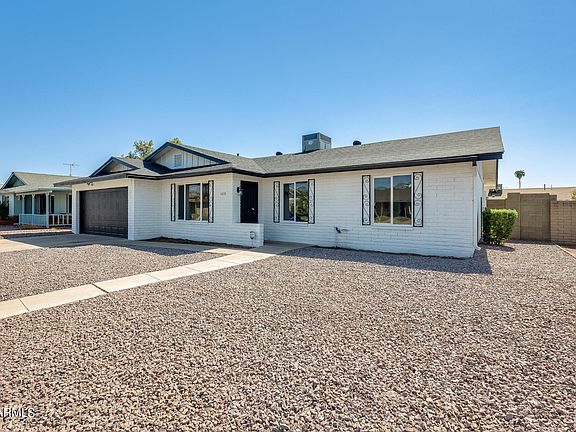 3rd image of 3219 W Desert cove Avenue