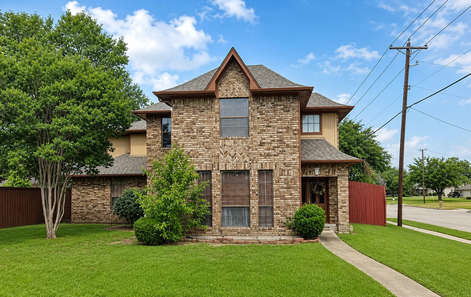 3 bed, 2.5 bath, 2837 sqft, $3,000 — Photo 1