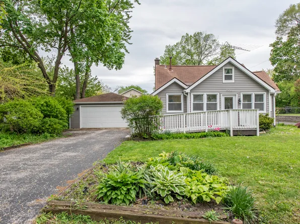 532 N Prospect Dr, Round Lake Park, IL 60073