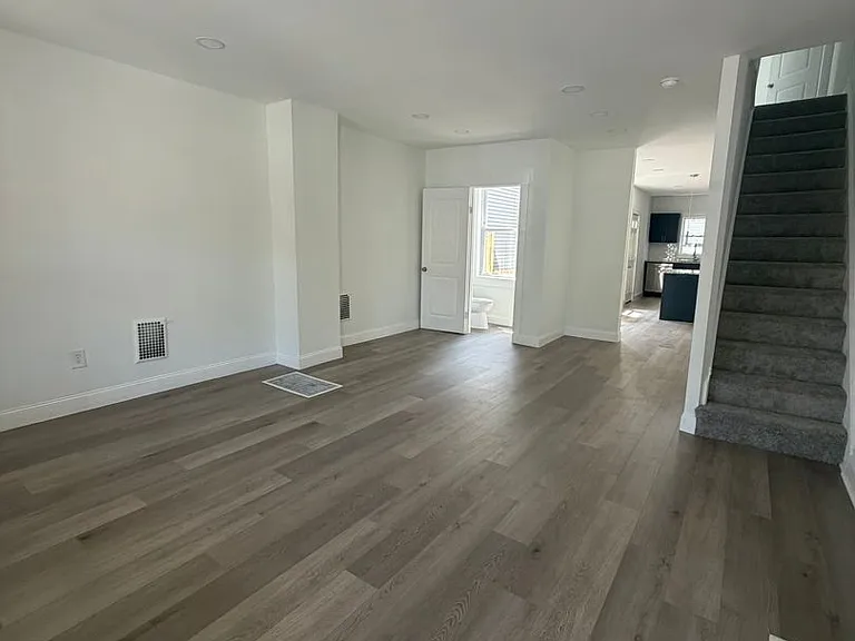 676 Columbia Ave — Photo 8