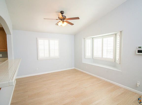 5th image of 264 Fonzie Ave